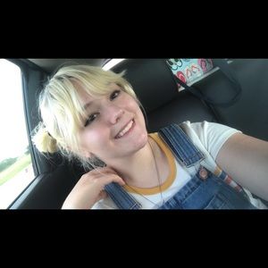 Meet your Posher, Lynze